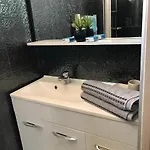 100 M De La Apartment
